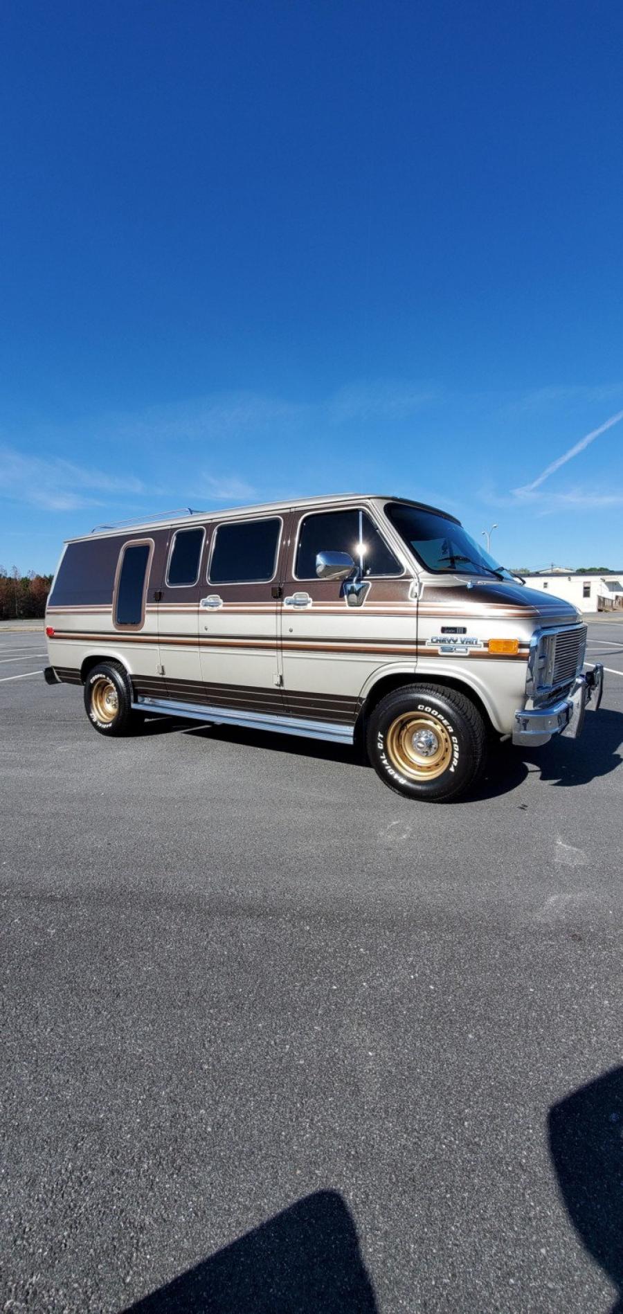  Chevrolet G20 Conversion Van  (CG21305) 1988 года  (фото 63 из 257)